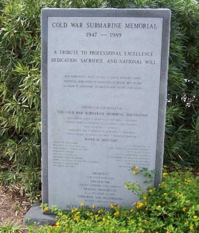 coldwarsubmarinememorialmarker.jpg